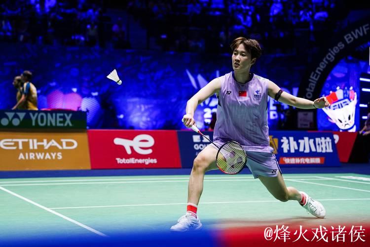 陈雨菲2-0横扫晋级 闯入羽毛球世锦赛女单8强 陈雨菲2-0横扫晋级 闯入羽毛球世锦赛女单8强